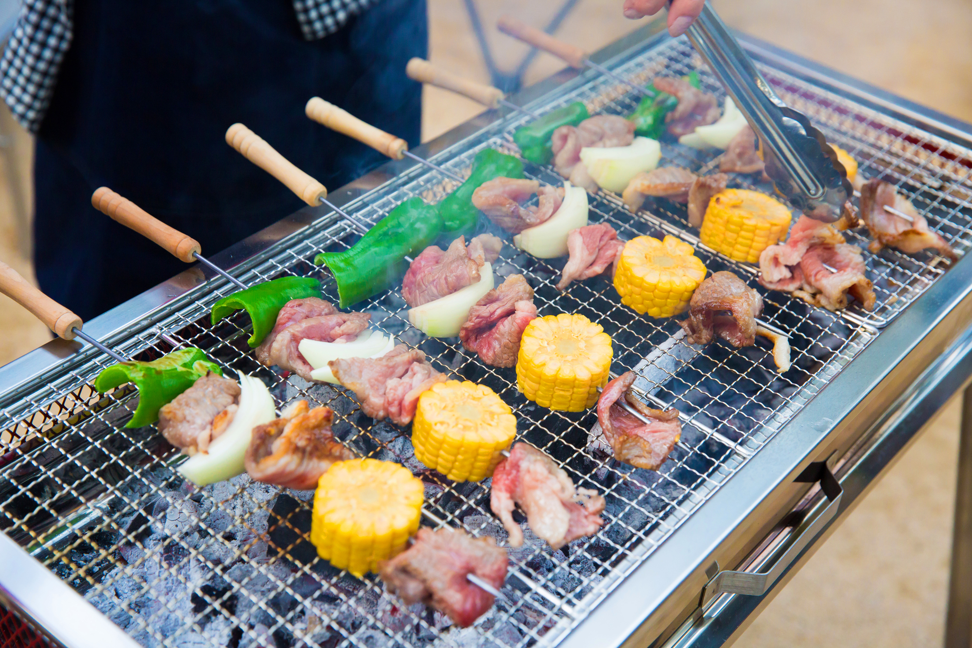 BBQ串を焼いている様子