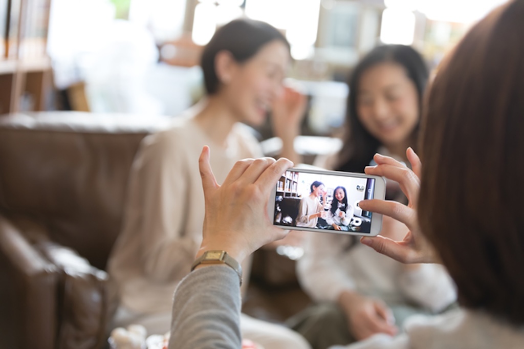 スマホで写真を撮る