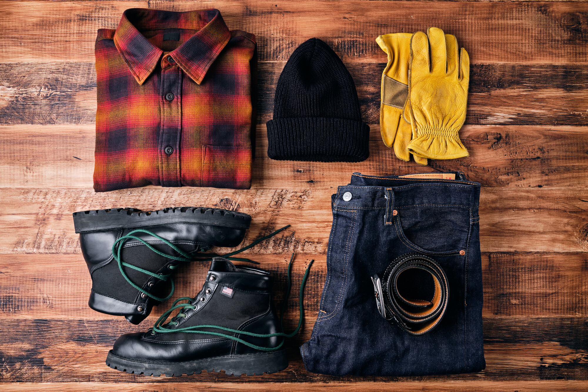 秋のアウトドアの服装のイメージ