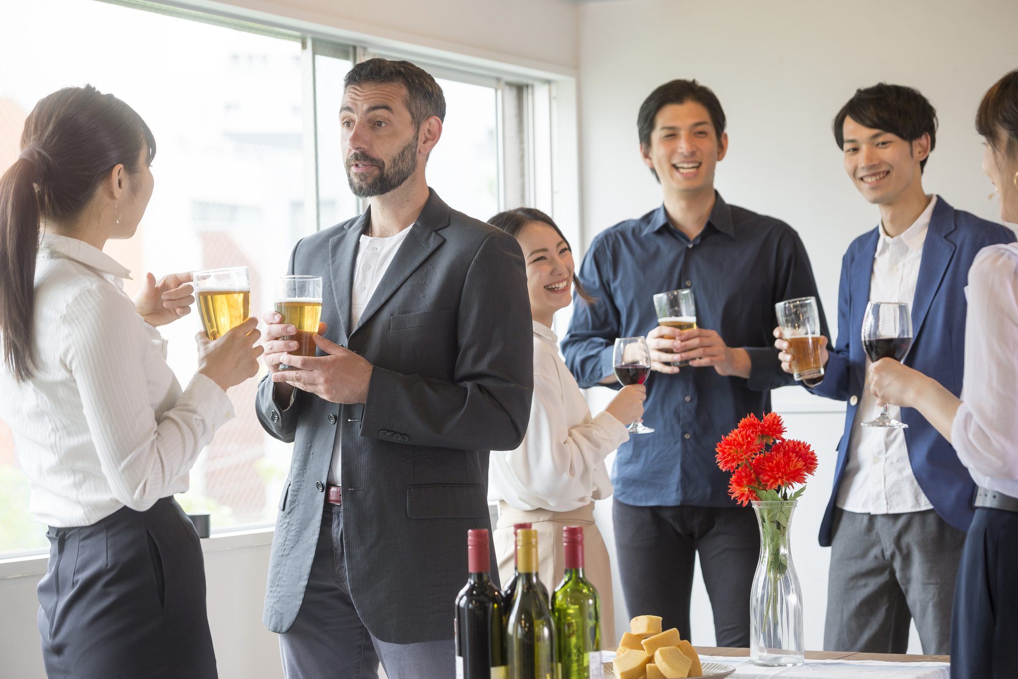 立食パーティのイメージ